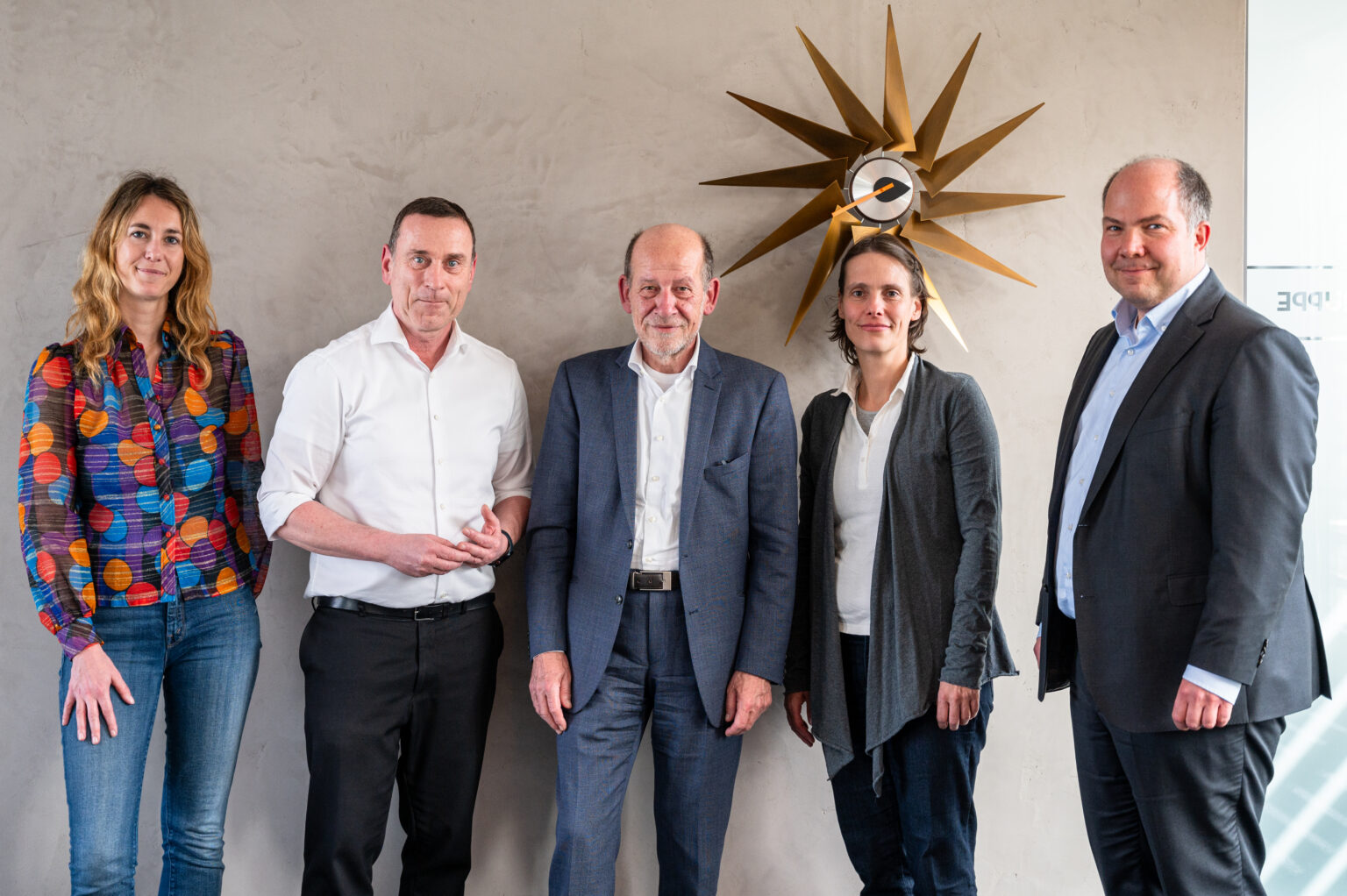 Übergabe der LEBEN UND TOD in Berlin mit (von links) Frau Wiedemann, Herr Dilge, Herr Schneider, Frau Rolf, Herr Zimmermann